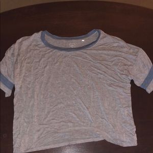 grey short sleeve crop top